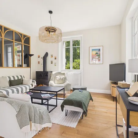 Superbe Maison Pour 9, Jardin, A Pied *