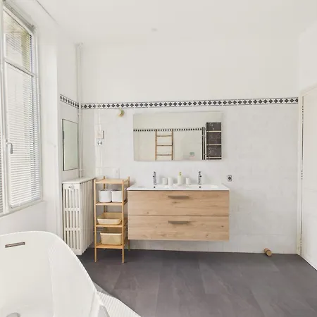 Superbe Maison Pour 9, Jardin, A Pied