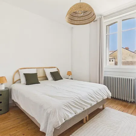 Holiday home Superbe Maison Pour 9, Jardin, A Pied