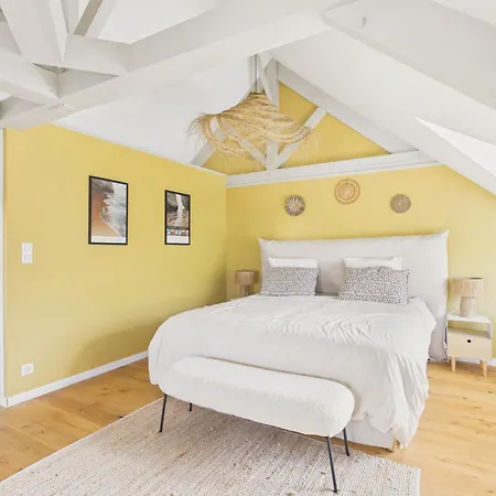 Superbe Maison Pour 9, Jardin, A Pied Holiday home *