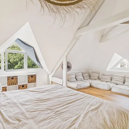 Superbe Maison Pour 9, Jardin, A Pied Holiday home